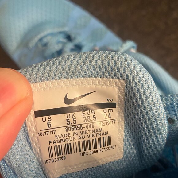 Nike Blue and Red Athletic Shoes - Picture 8 of 9